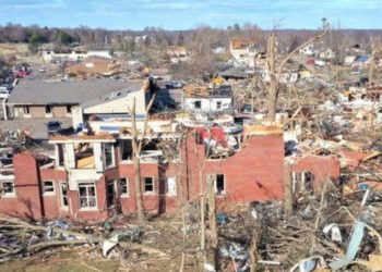 أعاصير كنتاكي تودي بحياة 80 شخصا