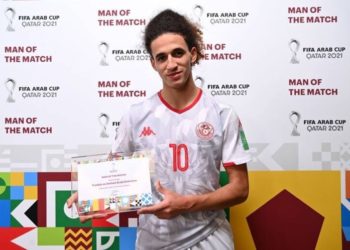 حنبعل المجبري ينال جائزة افضل لاعب في لقاء تونس والامارات
