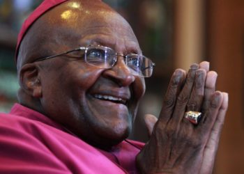 نجح حيث فشلنا: دزموند توتو رجل المصالحة الذي كان يحبّ و يضحك و يبكي