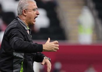 في حالة هيجان رفضا للنقد: الكبير “يصغر” ويهدر كرامة الصحفيين