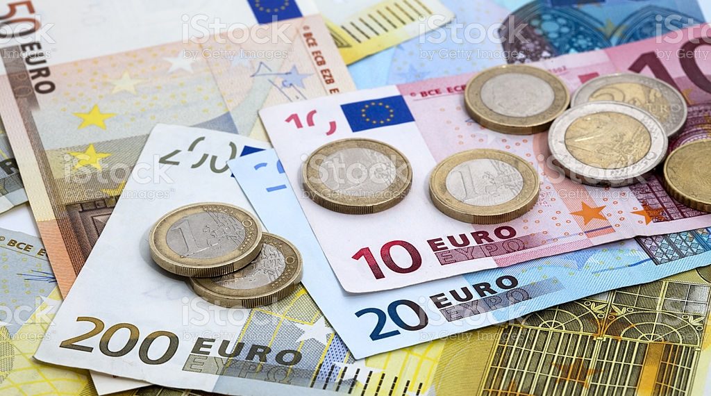 دول الاتحاد الاوروبي تحتفل بعشرينية “الأورو” العملة الأكثر استخدامًا في العالم بعد الدولار