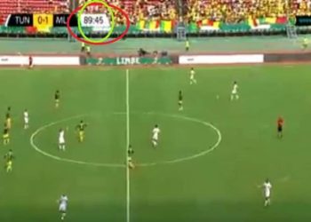 بفضل حكم غريب الاطوار ومدرب يفتقد للجسارة تونس تنهزم مرة اخرى في مباراتها الاولى في الـ”كان”