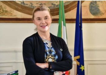 إليزابيتا بيلوني: إمرأة جهاز الاستعلامات تتطلع إلى تحقيق حلم أول امرأة تتولّى منصب رئيس الدولة بايطاليا