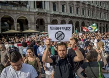 ايطاليا – مرسوم حكومي جديد يستهدف رافضي لقاحات كورونا ويضعهم امام عقوبات بالقانون وحرمان من الراتب