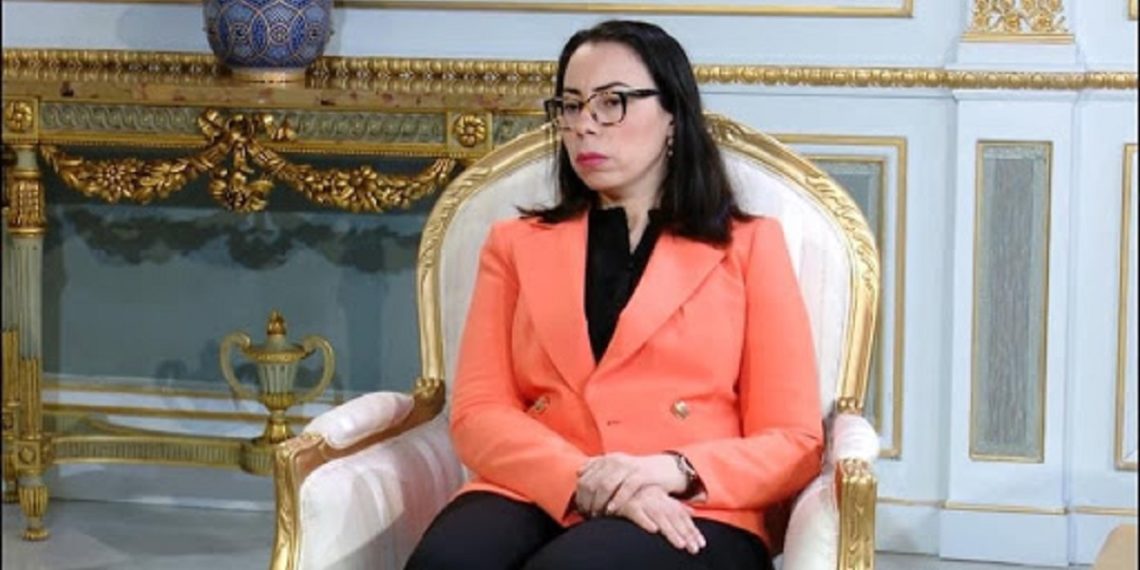 نادية عكاشة مرة أخرى …و النظر في النجوم