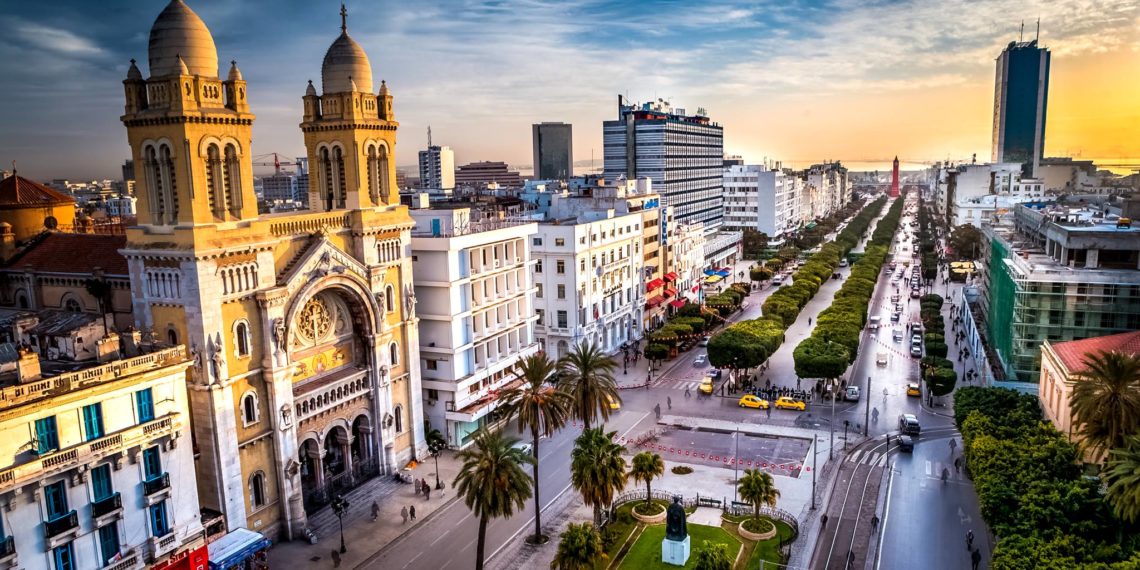 متى يرجع شارع بورقيبة الى بريقه؟ متى يتحرر وسط المدينة من الاحتجاجات والمظاهرات والاسلاك الشائكة؟!