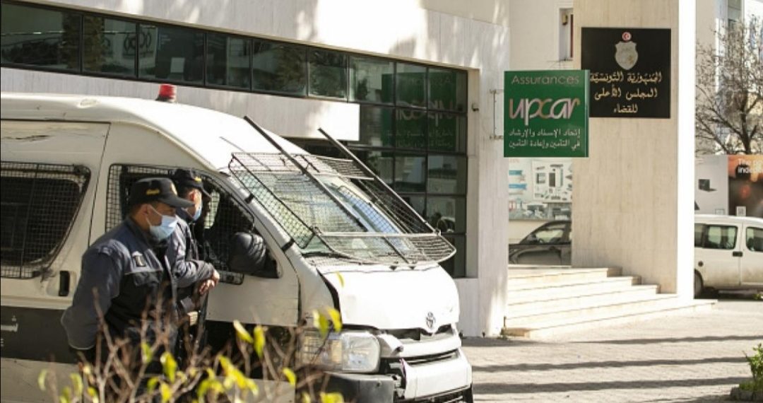 عندما تتعمّق أزمة تونس أكثر