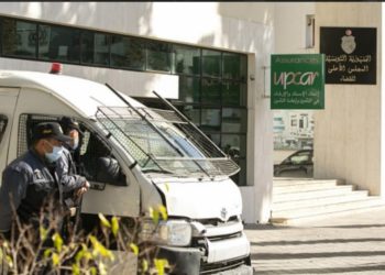 عندما تتعمّق أزمة تونس أكثر