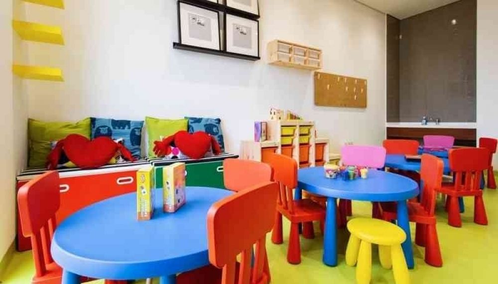 إيقاف عمل 6 فضاءات طفولة فوضوية في توزر