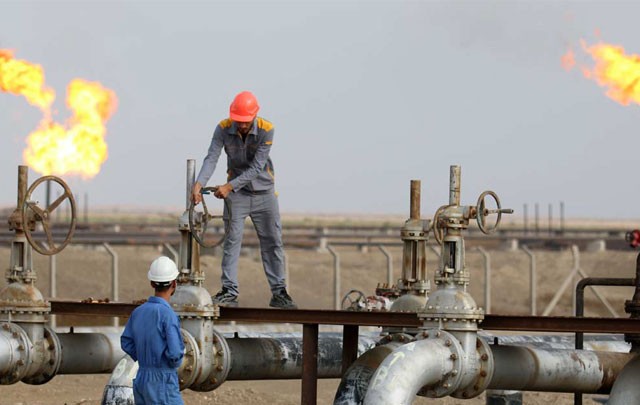 قبلي: إحتجاج عمال البستنة أمام صمام أنابيب نقل البترول