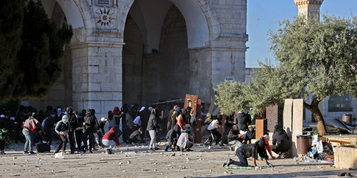 الولايات المتحدة تدعو إلى “ضبط النفس”  بعد إصابة أكثر من 150 فلسطينيا بالمسجد الأقصى