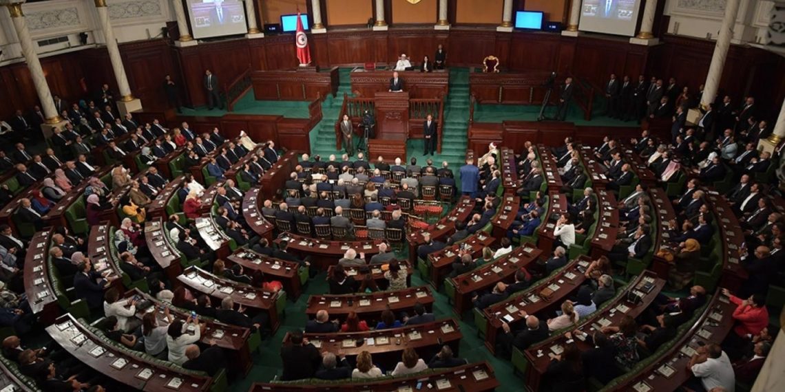 الإتحاد الأوروبي يعرب عن “قلقه الشديد” من حلّ البرلمان ويدعو إلى عودة العمل الطبيعي للمؤسسات