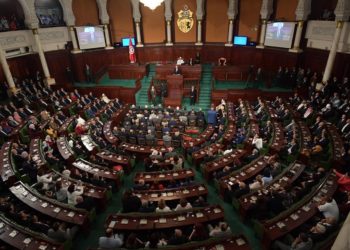 الإتحاد الأوروبي يعرب عن “قلقه الشديد” من حلّ البرلمان ويدعو إلى عودة العمل الطبيعي للمؤسسات