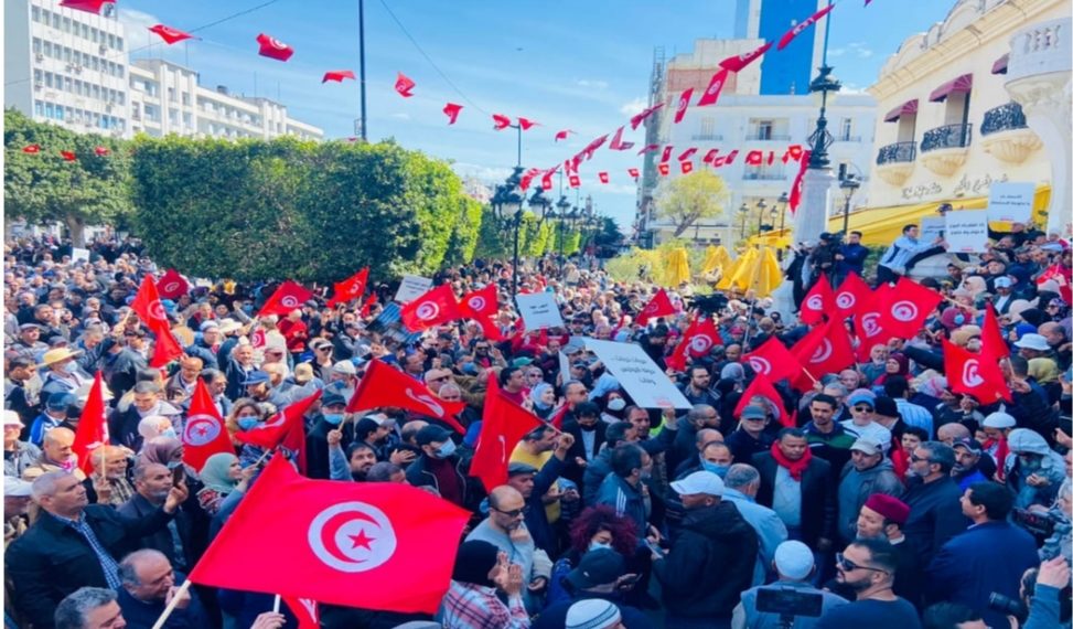 تعزيزات أمنية مكثفة بشارع الحبيب بورقيبة