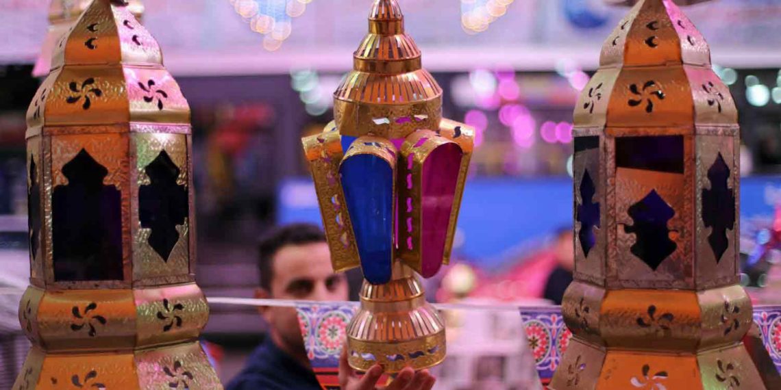 في مصر يمكنك شراء صيامك وصلاتك!