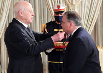 الرئيس سعيد يمنح سفير أمريكا بتونس الصنف الاول من وسام الجمهورية