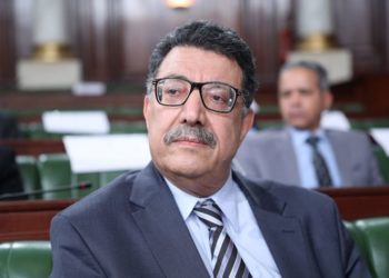 محامون يدعون العميد بودربالة إلى ‘الكفّ عن توريط المحاماة في مشروع رئيس الجمهورية’