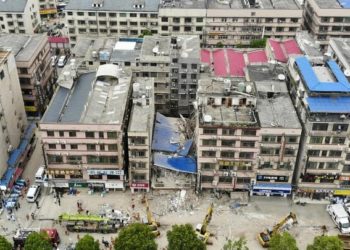 53 قتيلا حصيلة انهيار مبنى في الصين