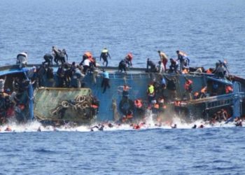 سواحل قرقنة: انتشال جثة وإنقاذ 24 مجتازا غير نظامي من جنسيات إفريقية وآسيوية