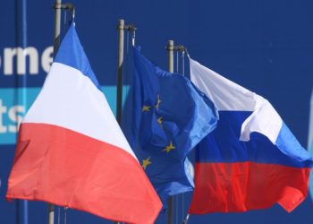 فرنسا “تدين بشدة” إقدام روسيا على طرد عدد من دبلوماسييها