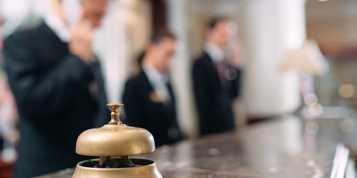   فرنسا تنتدب عمالا وموظفين من تونس