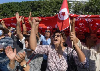اي ديمقراطية لا حوار فيهاا ولا نقاش؟ 