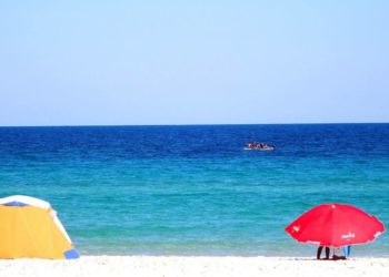 منزل تميم: تسرّب مياه الصرف الصحي إلى البحر تثير تشكيات المواطنين