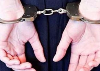 فتاة تقتحم شركة تأمين بحي الزهور وتحاول السطو عليه