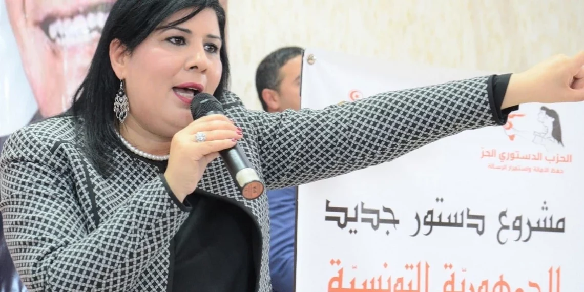 موسي:”مسودة الدستور لا يمكن أن تكون نصا قانونيا” و “الإستفتاء باطل”