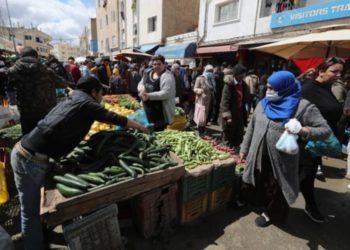 تونس.. ديمقراطية عربية رائدة في طريقها إلى موت بطيء