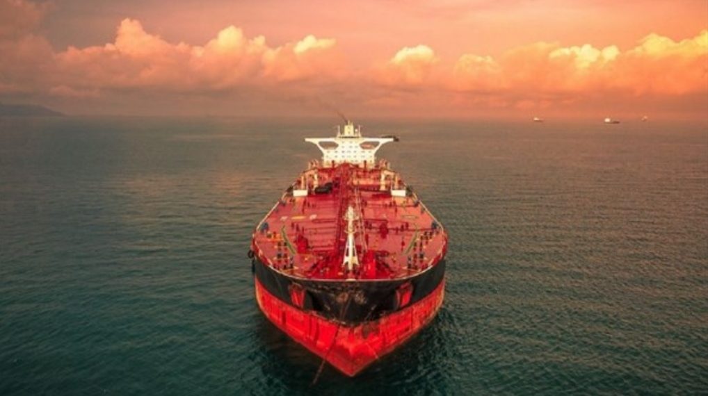 بنوك أجنبية ترفض تمويل شحن مواد بترولية لفائدة السوق التونسية