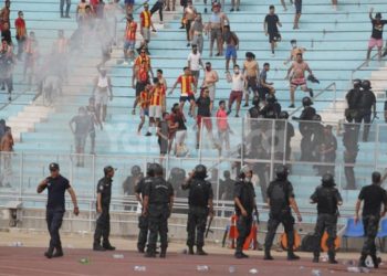 الداخلية: أعمال الشغب والتخريب في مقابلات كرة القدم يمكن أن تدخل تحت طائلة قانون مكافحة الإرهاب