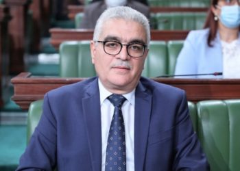 وزير التربية يعتذر إلى الأطباء