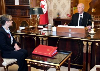 سعيّد يطالب بإسراع القيام  بإجراءات إسترجاع الأموال المنهوبة في الخارج