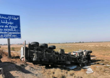 حادث تصادم بين “لواج” وشاحنة يودي بحياة شخصين