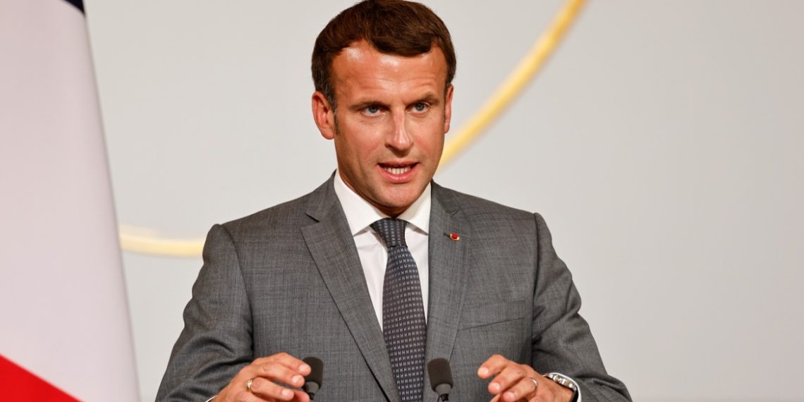 ماكرون في قلب قضية فساد مالي والمعارضة تصنفها في خانة “سرقة البلاد”