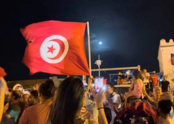 الفاينانشال تايمز تكتب عن تونس:مخاوف من عودة الدكتاتورية