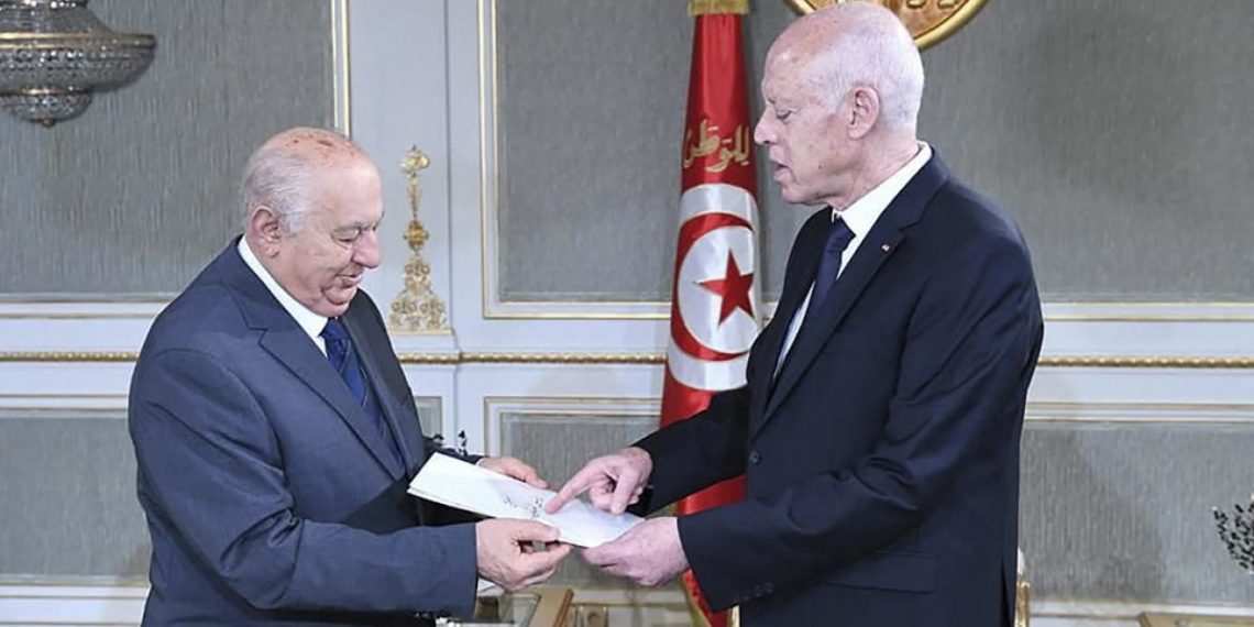 الصادق بالعيد: الهيئة بريئة تماما من مشروع الدستور الذي صدر بالرائد الرسمي