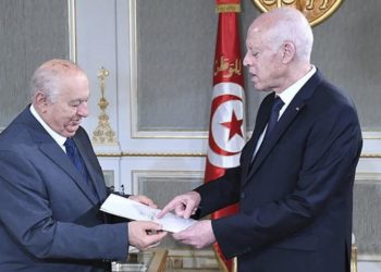 الصادق بالعيد: الهيئة بريئة تماما من مشروع الدستور الذي صدر بالرائد الرسمي