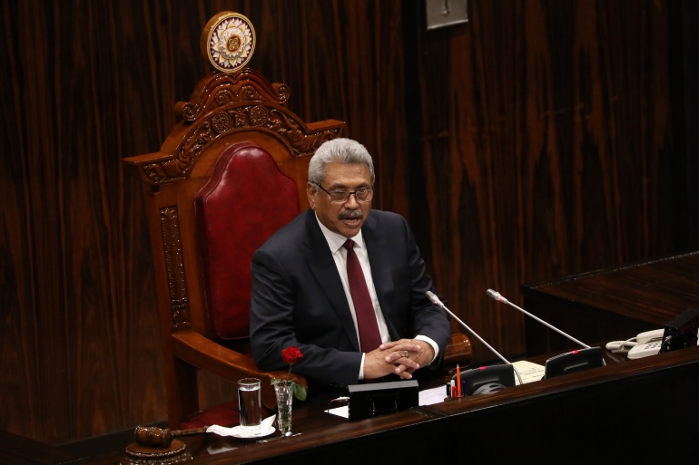 بعد إحتجاجات شعبية ضده: الرئيس السريلانكي يفر إلى المالديف