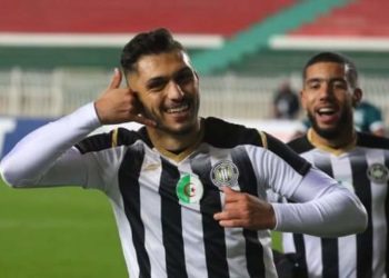 الترجي الرياضي يتعاقد رسميا مع اللاعب الجزائري رياض بن عياد