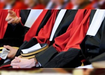 القضاة يرفعون اضرابهم