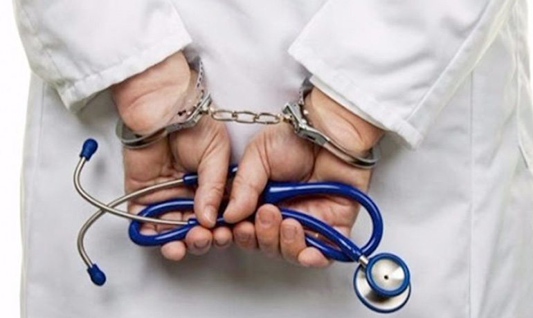 جندوبة: بطاقة إيداع بالسجن في حق طبيب ونائب عميد الأطباء بتونس