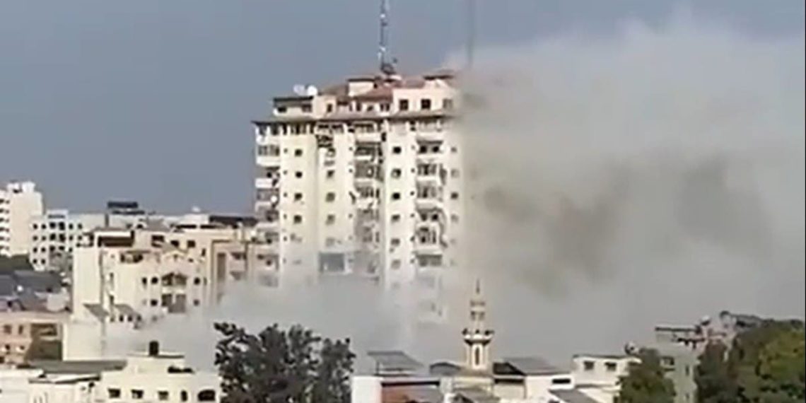 10 شهداء بغارات إسرائيلية على غزة والمقاومة تدرس الرد￼