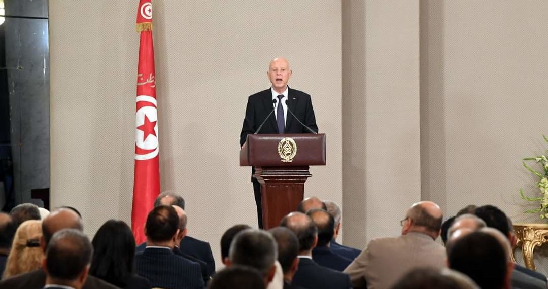 قيس سعيد: “بعض الهيبات والقروض التي تحصلت عليها تونس ذهبت في في جيوب من تعلمون ومن لا تعلمون”