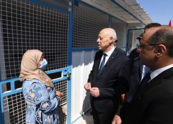 في عيد المرأة: سعيّد يطّلع على القرية الحرفية بحي هلال