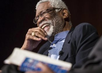 وفاة أسطورة كرة السلة الأمريكية بيل راسل