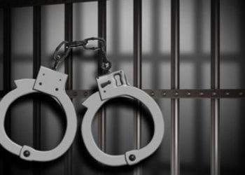 سوسة : سبعيني ذهب لتجديد بطاقة تعريفه.. فاكتشف أنه محكوم ب25 سنة سجنا