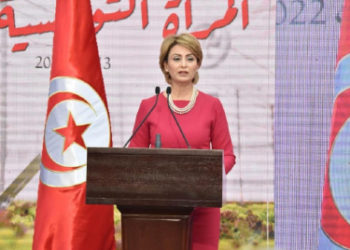 لنقارن موضوعيا