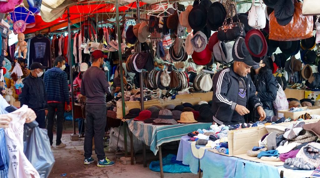 على خلفيّة منع الانتصاب الفوضوي: وقفة احتجاجية لعدد من الباعة بسليانة